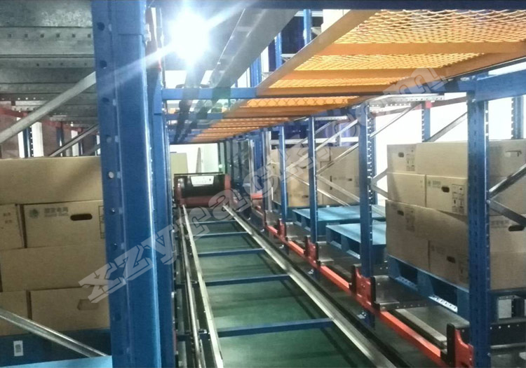 Shuttle racking with carrier