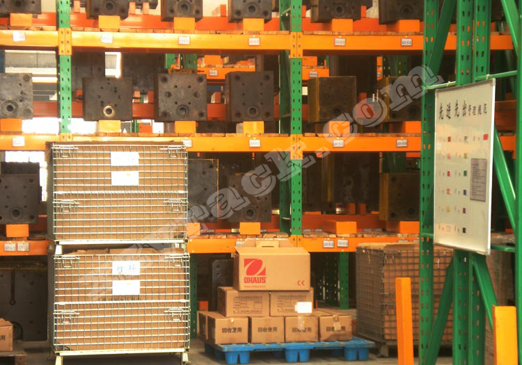 Mould racking